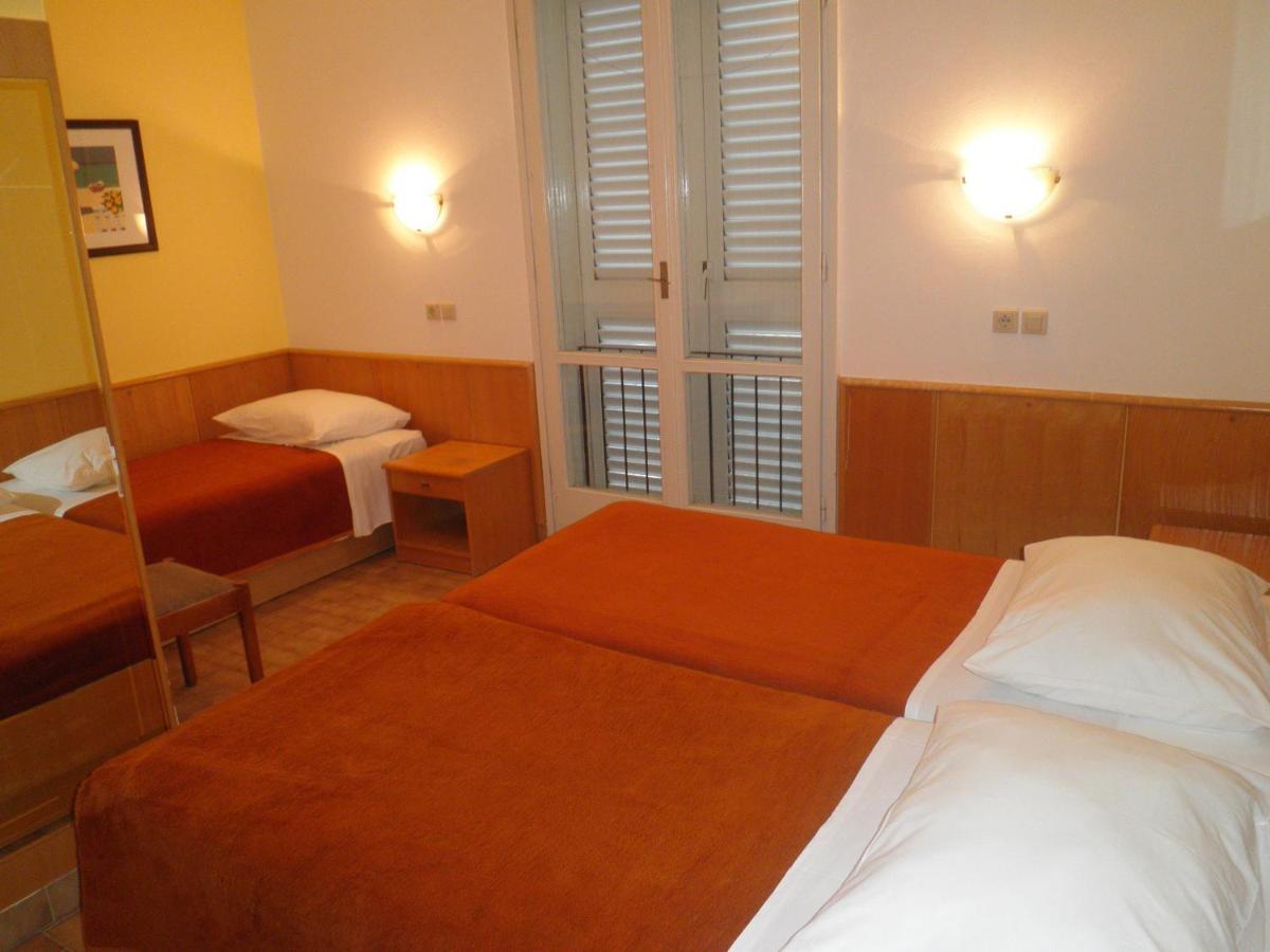 Hotel Zora Pavilions Primosten Exterior photo